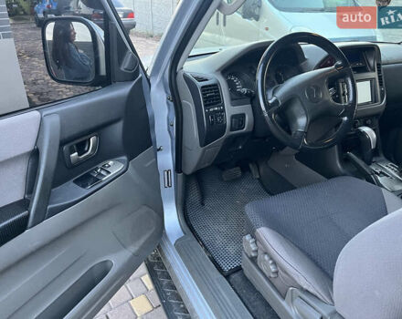 Міцубісі Паджеро 2006 у Дніпро (Дніпропетровську) на Automoto.ua Сірий Міцубісі Паджеро, об'ємом двигуна 3 л та пробігом 252 тис. км за 12500 $, фото 9 на Automoto.ua