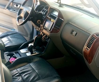 Сірий Міцубісі Паджеро, об'ємом двигуна 3 л та пробігом 280 тис. км за 8888 $, фото 4 на Automoto.ua