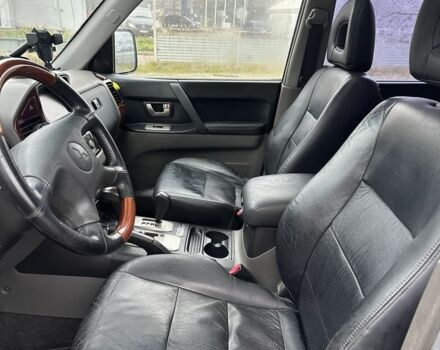 Сірий Міцубісі Паджеро, об'ємом двигуна 3.2 л та пробігом 265 тис. км за 4550 $, фото 10 на Automoto.ua