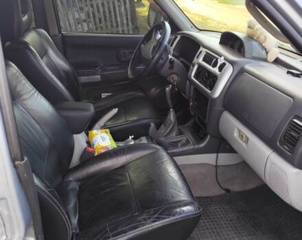 Серый Мицубиси Паджеро, объемом двигателя 2.5 л и пробегом 200 тыс. км за 10000 $, фото 4 на Automoto.ua