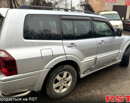 Серый Мицубиси Паджеро, объемом двигателя 3.5 л и пробегом 214 тыс. км за 6800 $, фото 1 на Automoto.ua