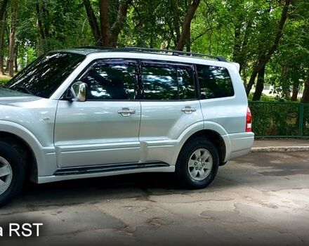 Сірий Міцубісі Паджеро, об'ємом двигуна 3 л та пробігом 280 тис. км за 8888 $, фото 2 на Automoto.ua