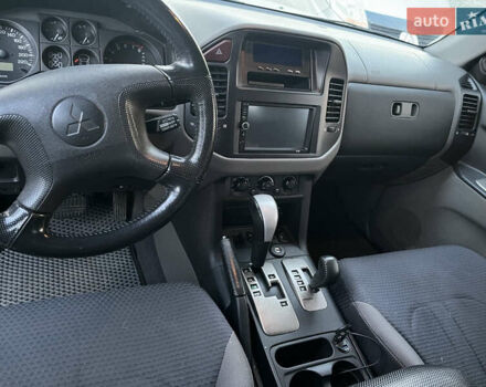 Міцубісі Паджеро 2006 у Дніпро (Дніпропетровську) на Automoto.ua Сірий Міцубісі Паджеро, об'ємом двигуна 3 л та пробігом 252 тис. км за 12500 $, фото 8 на Automoto.ua