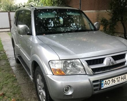 Серый Мицубиси Паджеро, объемом двигателя 3.5 л и пробегом 302 тыс. км за 8000 $, фото 1 на Automoto.ua