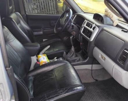 Сірий Міцубісі Паджеро, об'ємом двигуна 2.5 л та пробігом 200 тис. км за 10000 $, фото 3 на Automoto.ua