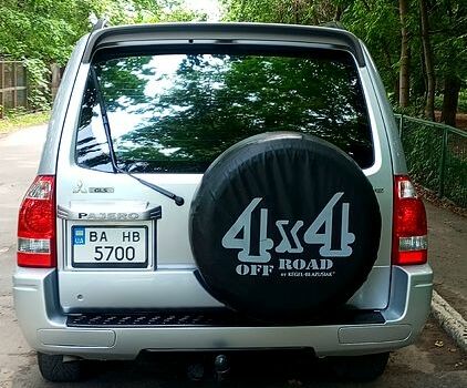 Сірий Міцубісі Паджеро, об'ємом двигуна 3 л та пробігом 280 тис. км за 8888 $, фото 3 на Automoto.ua