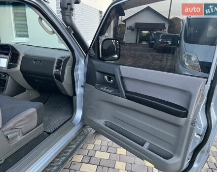 Міцубісі Паджеро 2006 у Дніпро (Дніпропетровську) на Automoto.ua Сірий Міцубісі Паджеро, об'ємом двигуна 3 л та пробігом 252 тис. км за 12500 $, фото 12 на Automoto.ua