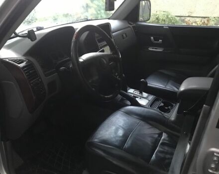 Серый Мицубиси Паджеро, объемом двигателя 3.5 л и пробегом 302 тыс. км за 8000 $, фото 5 на Automoto.ua