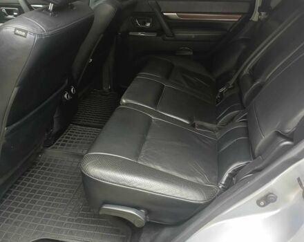 Серый Мицубиси Паджеро, объемом двигателя 3.8 л и пробегом 320 тыс. км за 9700 $, фото 13 на Automoto.ua