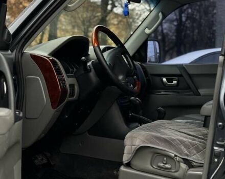Сірий Міцубісі Паджеро, об'ємом двигуна 2.97 л та пробігом 230 тис. км за 9000 $, фото 2 на Automoto.ua