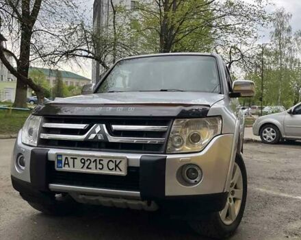 Серый Мицубиси Паджеро, объемом двигателя 3.8 л и пробегом 243 тыс. км за 13500 $, фото 3 на Automoto.ua