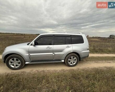 Серый Мицубиси Паджеро, объемом двигателя 3.2 л и пробегом 305 тыс. км за 10900 $, фото 3 на Automoto.ua