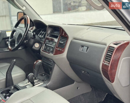 Сірий Міцубісі Паджеро, об'ємом двигуна 2.97 л та пробігом 211 тис. км за 10970 $, фото 31 на Automoto.ua