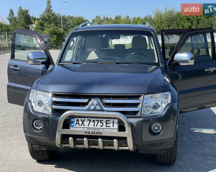 Серый Мицубиси Паджеро, объемом двигателя 2.97 л и пробегом 162 тыс. км за 11500 $, фото 1 на Automoto.ua
