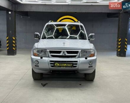 Серый Мицубиси Паджеро, объемом двигателя 3 л и пробегом 123 тыс. км за 13500 $, фото 1 на Automoto.ua