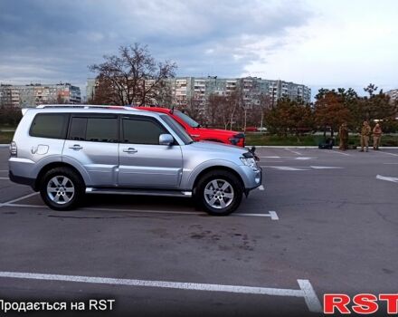 Серый Мицубиси Паджеро, объемом двигателя 3.8 л и пробегом 224 тыс. км за 10700 $, фото 2 на Automoto.ua