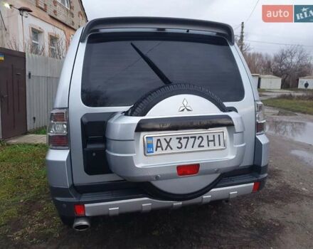 Серый Мицубиси Паджеро, объемом двигателя 3 л и пробегом 200 тыс. км за 10900 $, фото 1 на Automoto.ua