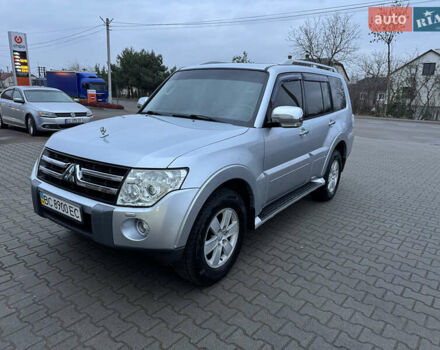 Серый Мицубиси Паджеро, объемом двигателя 3.2 л и пробегом 253 тыс. км за 12500 $, фото 2 на Automoto.ua