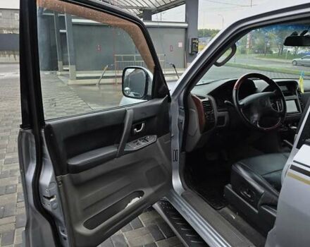 Сірий Міцубісі Паджеро, об'ємом двигуна 3 л та пробігом 396 тис. км за 7899 $, фото 11 на Automoto.ua