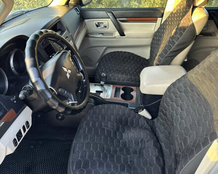 Серый Мицубиси Паджеро, объемом двигателя 3 л и пробегом 220 тыс. км за 9100 $, фото 10 на Automoto.ua