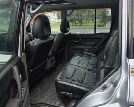 Сірий Міцубісі Паджеро, об'ємом двигуна 3 л та пробігом 396 тис. км за 7899 $, фото 12 на Automoto.ua