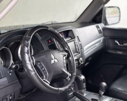 Сірий Міцубісі Паджеро, об'ємом двигуна 3.2 л та пробігом 235 тис. км за 10950 $, фото 8 на Automoto.ua