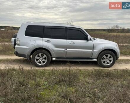 Серый Мицубиси Паджеро, объемом двигателя 3.2 л и пробегом 305 тыс. км за 10900 $, фото 7 на Automoto.ua