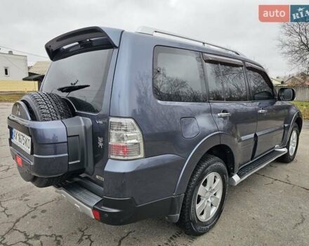 Сірий Міцубісі Паджеро, об'ємом двигуна 3 л та пробігом 187 тис. км за 11777 $, фото 5 на Automoto.ua