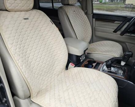 Сірий Міцубісі Паджеро, об'ємом двигуна 3 л та пробігом 187 тис. км за 11777 $, фото 36 на Automoto.ua