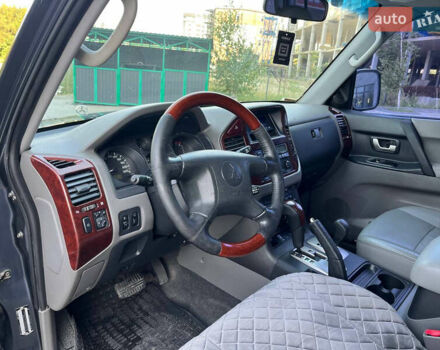 Сірий Міцубісі Паджеро, об'ємом двигуна 3 л та пробігом 230 тис. км за 9900 $, фото 18 на Automoto.ua