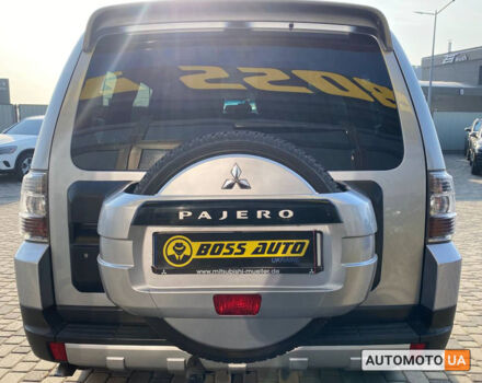 Сірий Міцубісі Паджеро, об'ємом двигуна 3.2 л та пробігом 260 тис. км за 15300 $, фото 5 на Automoto.ua