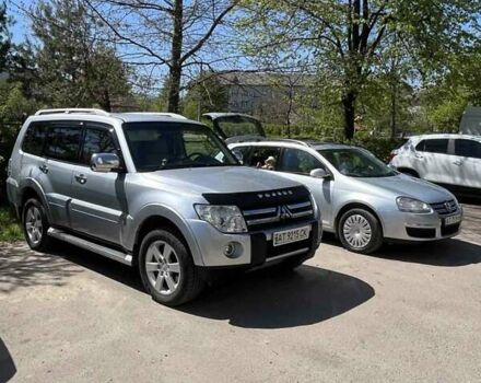 Серый Мицубиси Паджеро, объемом двигателя 3.8 л и пробегом 243 тыс. км за 13500 $, фото 1 на Automoto.ua