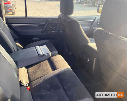 Сірий Міцубісі Паджеро, об'ємом двигуна 3.2 л та пробігом 260 тис. км за 15300 $, фото 24 на Automoto.ua