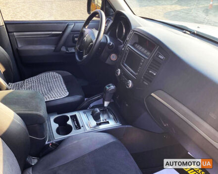 Сірий Міцубісі Паджеро, об'ємом двигуна 3.2 л та пробігом 260 тис. км за 15300 $, фото 19 на Automoto.ua