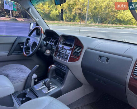 Сірий Міцубісі Паджеро, об'ємом двигуна 3 л та пробігом 230 тис. км за 9900 $, фото 31 на Automoto.ua