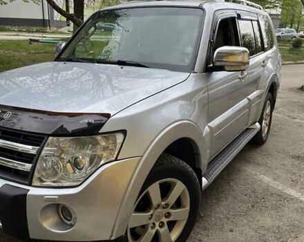 Серый Мицубиси Паджеро, объемом двигателя 3.8 л и пробегом 243 тыс. км за 13500 $, фото 4 на Automoto.ua