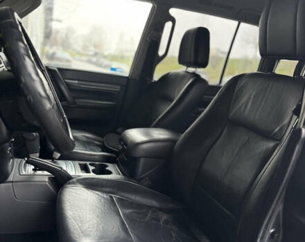 Сірий Міцубісі Паджеро, об'ємом двигуна 3.2 л та пробігом 235 тис. км за 10950 $, фото 9 на Automoto.ua