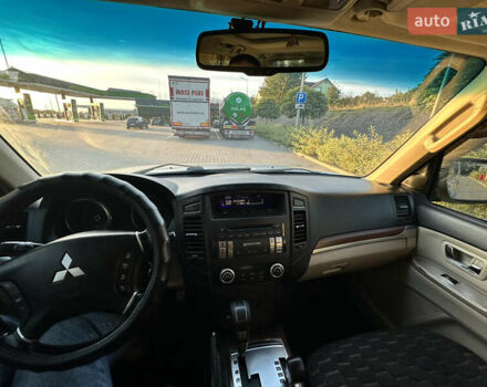 Серый Мицубиси Паджеро, объемом двигателя 3 л и пробегом 220 тыс. км за 9100 $, фото 11 на Automoto.ua