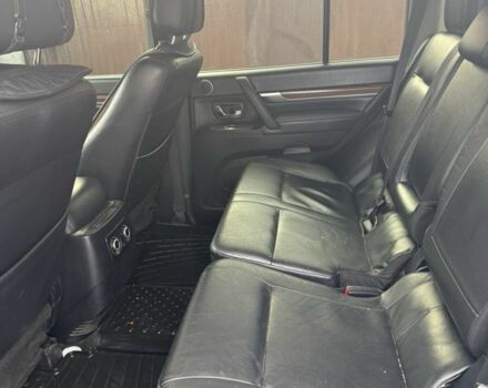 Серый Мицубиси Паджеро, объемом двигателя 3.2 л и пробегом 259 тыс. км за 12900 $, фото 3 на Automoto.ua