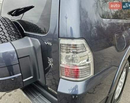Сірий Міцубісі Паджеро, об'ємом двигуна 3 л та пробігом 187 тис. км за 11777 $, фото 13 на Automoto.ua