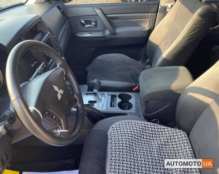 Сірий Міцубісі Паджеро, об'ємом двигуна 3.2 л та пробігом 260 тис. км за 15300 $, фото 10 на Automoto.ua