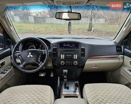 Сірий Міцубісі Паджеро, об'ємом двигуна 3 л та пробігом 187 тис. км за 11777 $, фото 60 на Automoto.ua
