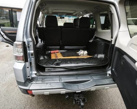 Сірий Міцубісі Паджеро, об'ємом двигуна 3 л та пробігом 170 тис. км за 11000 $, фото 6 на Automoto.ua