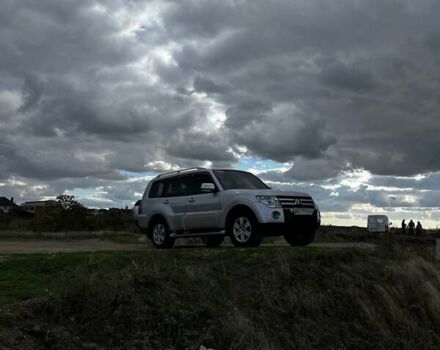 Сірий Міцубісі Паджеро, об'ємом двигуна 3.2 л та пробігом 295 тис. км за 13000 $, фото 3 на Automoto.ua