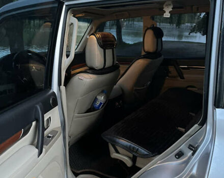 Сірий Міцубісі Паджеро, об'ємом двигуна 3 л та пробігом 237 тис. км за 10500 $, фото 6 на Automoto.ua