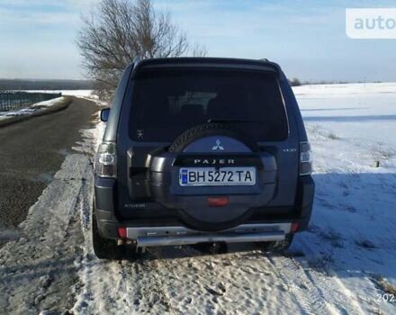 Сірий Міцубісі Паджеро, об'ємом двигуна 3.8 л та пробігом 272 тис. км за 13269 $, фото 3 на Automoto.ua