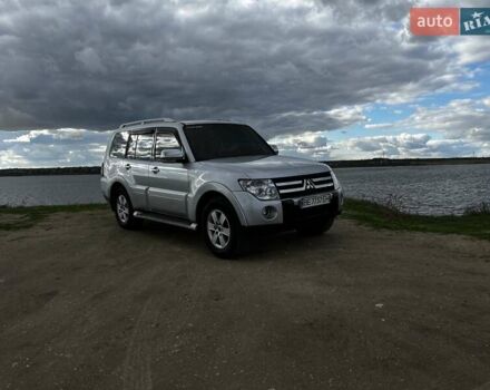 Сірий Міцубісі Паджеро, об'ємом двигуна 3.2 л та пробігом 295 тис. км за 13000 $, фото 4 на Automoto.ua