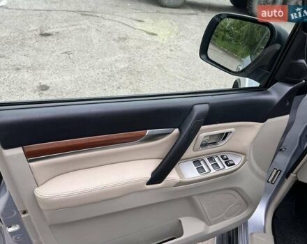 Сірий Міцубісі Паджеро, об'ємом двигуна 2.97 л та пробігом 187 тис. км за 10500 $, фото 12 на Automoto.ua