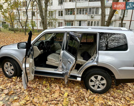 Сірий Міцубісі Паджеро, об'ємом двигуна 2.97 л та пробігом 154 тис. км за 9500 $, фото 3 на Automoto.ua