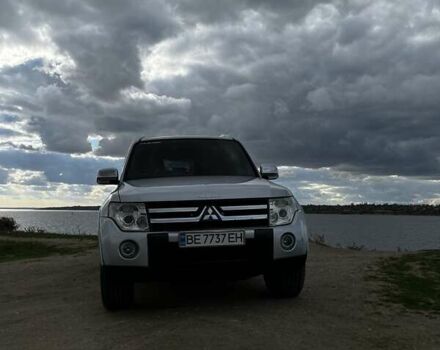 Сірий Міцубісі Паджеро, об'ємом двигуна 3.2 л та пробігом 295 тис. км за 13000 $, фото 5 на Automoto.ua
